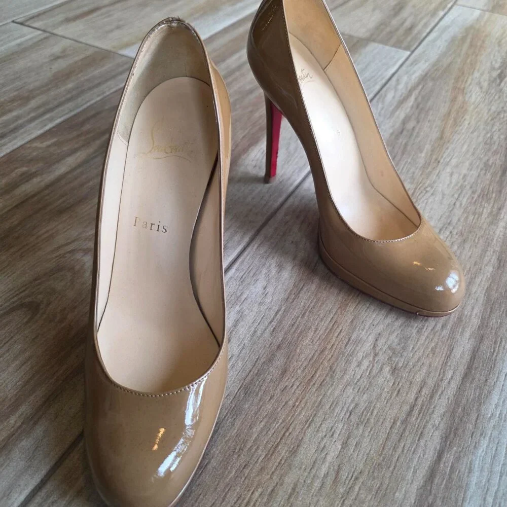 Christian Louboutin Bianca Nude Patent Leather Pumps Eur. 37.7 - Picture 3 of 15